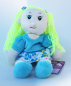 Preview: Habibi Plush „Puppe“ Sunny Blue sitzend blau: Wärme-Plüsch für Kinder ab 0 Jahren, Größe: 20cm im Sitzen