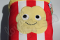 Preview: kidrobot Yummy World Peggy „Popcorn“: Plüsch Popcorntüte XXL Größe: 60cm